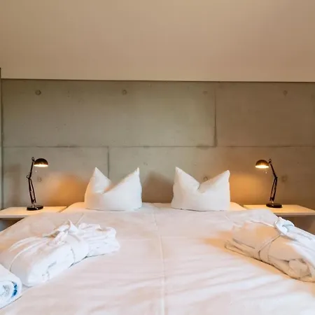 Modernes Architektenhaus Direkt Am Golfplatz Schloss Ranzow. *